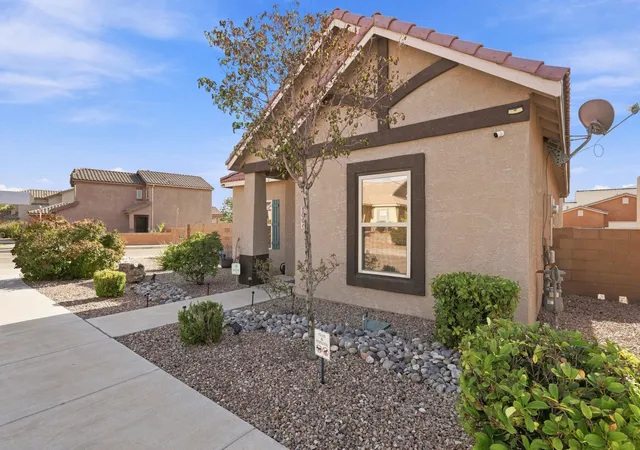 Photo 2 of Sale Pending at 800 Palo Duro Dr, Bernalillo, NM 87004 | MLS# 1109801 | Listing updated on 2026-09-01