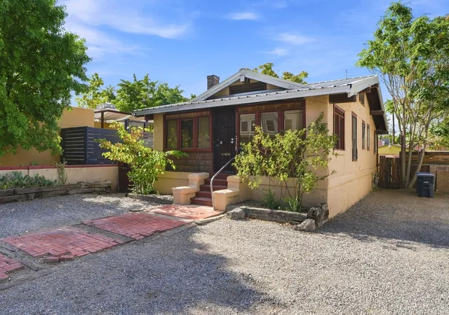 Photo 2 of Single family home for sale at 718 Coal Ave Sw, Albuquerque, NM 87102 | MLS# 1109811 | Listing updated on 2026-09-03