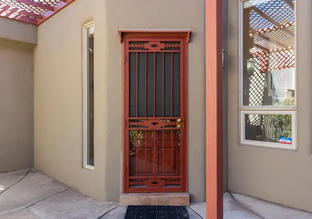 Photo 3 of Sale Pending at 500 Laguna Seca Ln Nw, Albuquerque, NM 87104 | MLS# 1109831 | Listing updated on 2026-10-04