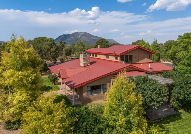 Photo 1 of Single family home for sale at 16 East Ridge Rd, Edgewood, NM 87015 | MLS# 1109851 | Listing updated on 2026-08-31