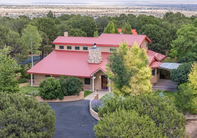 Photo 3 of Single family home for sale at 16 East Ridge Rd, Edgewood, NM 87015 | MLS# 1109851 | Listing updated on 2026-10-02