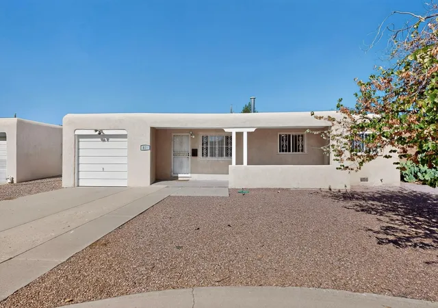 Photo 2 of Sale Pending at 825 Dakota St Se, Albuquerque, NM 87108 | MLS# 1109857 | Listing updated on 2026-09-09