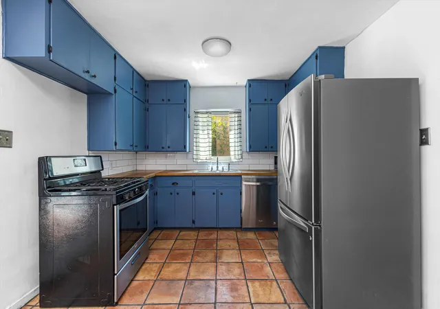 Photo 2 of Sale Pending at 1100 Dartmouth Dr Ne, Albuquerque, NM 87106 | MLS# 1109863 | Listing updated on 2026-09-06