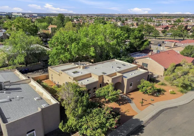 Photo 2 of Sale Pending at 7516 Parkwood Dr Nw, Albuquerque, NM 87120 | MLS# 1109896 | Listing updated on 2026-09-10