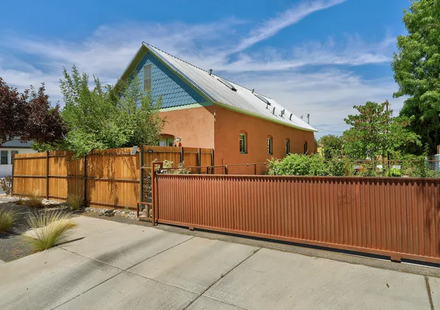 Photo 1 of Sale Pending at 723 Marquette Ave Nw, Albuquerque, NM 87102 | MLS# 1109894 | Listing updated on 2026-08-31