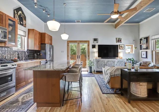 Photo 2 of Sale Pending at 723 Marquette Ave Nw, Albuquerque, NM 87102 | MLS# 1109894 | Listing updated on 2026-08-31