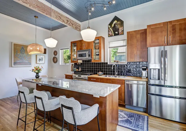 Photo 3 of Sale Pending at 723 Marquette Ave Nw, Albuquerque, NM 87102 | MLS# 1109894 | Listing updated on 2026-08-31