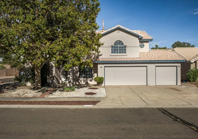 Photo 3 of Sale Pending at 8332 Wilson Hurley Ct Ne, Albuquerque, NM 87122 | MLS# 1109878 | Listing updated on 2026-09-10