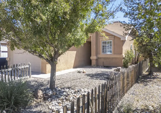 Photo 3 of Sale Pending at 2764 Jesse James Dr Sw, Albuquerque, NM 87121 | MLS# 1109927 | Listing updated on 2026-09-21