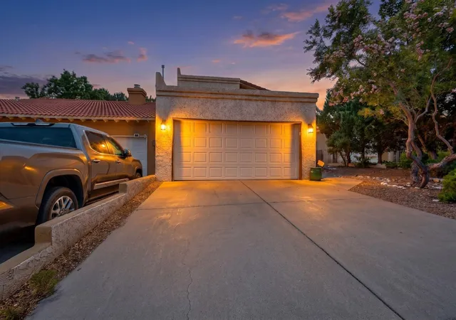 Townhouse for sale at 10701 Malaguena Ln Ne, Albuquerque, NM 87111 | MLS# 1109929