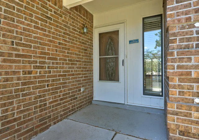 Photo 2 of Sale Pending at 5305 Tamariz Dr Nw, Albuquerque, NM 87120 | MLS# 1109933 | Listing updated on 2026-08-31