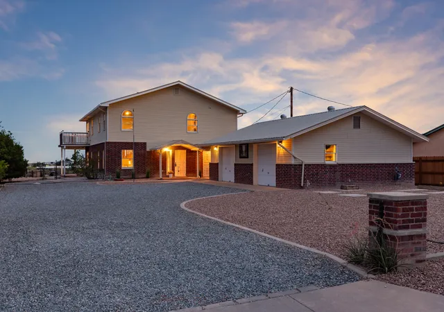 Photo 3 of Single family home for sale at 3104 14Th Ave Se, Rio Rancho, NM 87124 | MLS# 1109953 | Listing updated on 2026-09-11