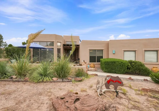 Photo 2 of Sale Pending at 27 Dusty Trail Dr, Placitas, NM 87043 | MLS# 1109964 | Listing updated on 2026-09-11