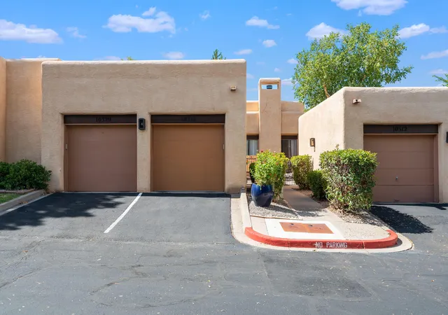 Photo 3 of Sale Pending at 10316 Las Casitas St Ne, Albuquerque, NM 87111 | MLS# 1109975 | Listing updated on 2026-08-30