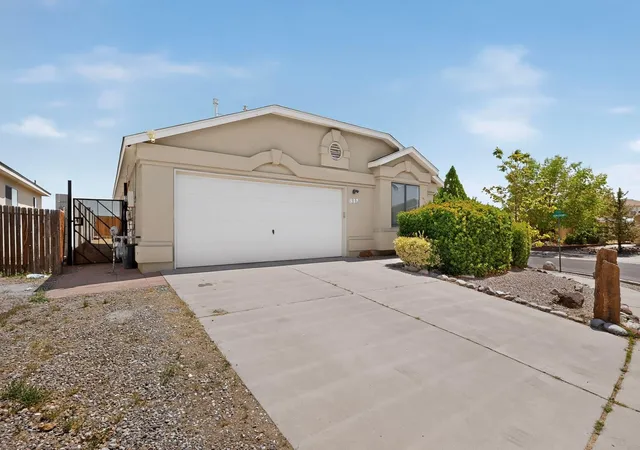 Photo 3 of Single family home for sale at 832 Shire St Sw, Albuquerque, NM 87121 | MLS# 1109976 | Listing updated on 2026-09-10