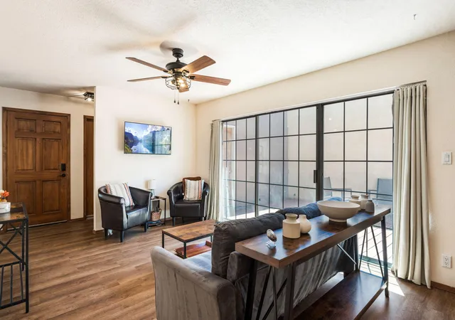 Photo 4 of Sale Pending at 515 Pennsylvania St Ne, Albuquerque, NM 87108 | MLS# 1110013 | Listing updated on 2026-09-08