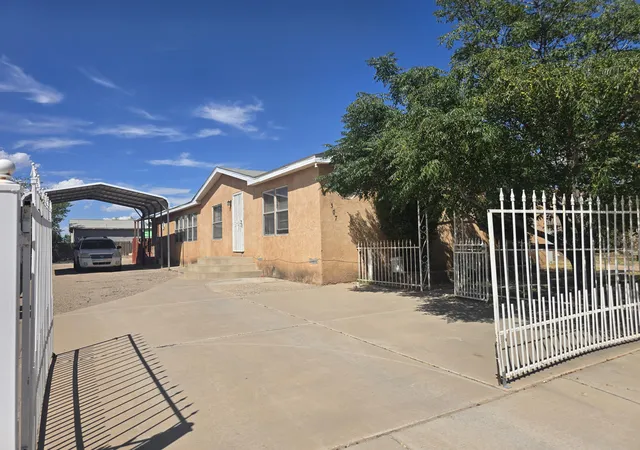 Photo 2 of Sale Pending at 307 Gore Ave Se, Albuquerque, NM 87105 | MLS# 1110041 | Listing updated on 2026-09-05