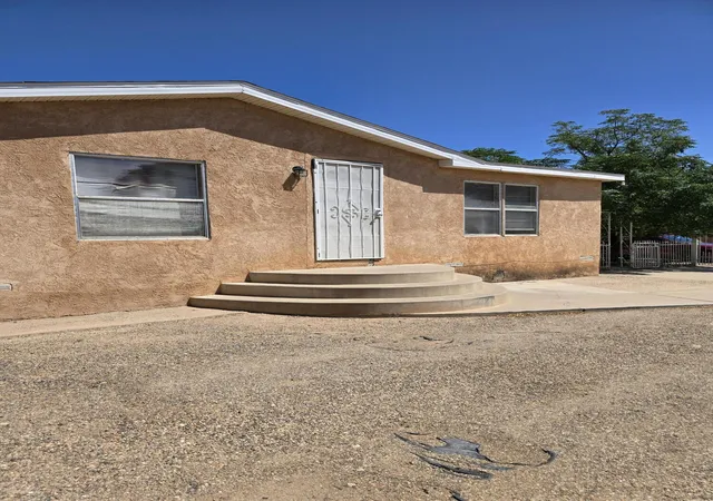 Photo 3 of Sale Pending at 307 Gore Ave Se, Albuquerque, NM 87105 | MLS# 1110041 | Listing updated on 2026-09-05
