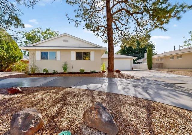 Photo 3 of Sale Pending at 3536 Colorado St Ne, Albuquerque, NM 87110 | MLS# 1110045 | Listing updated on 2026-08-31