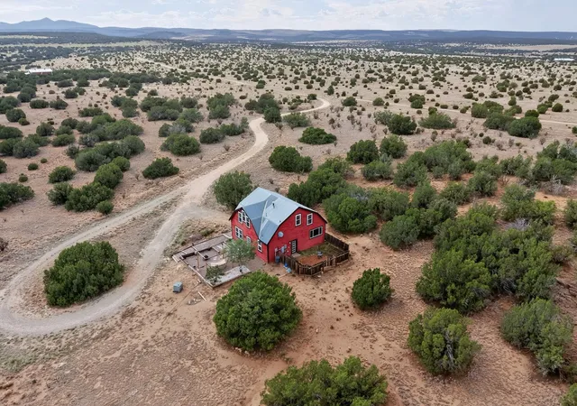 Photo 3 of Single family home for sale at 128 Mission Hills Rd, Estancia, NM 87016 | MLS# 1110050 | Listing updated on 2026-09-25