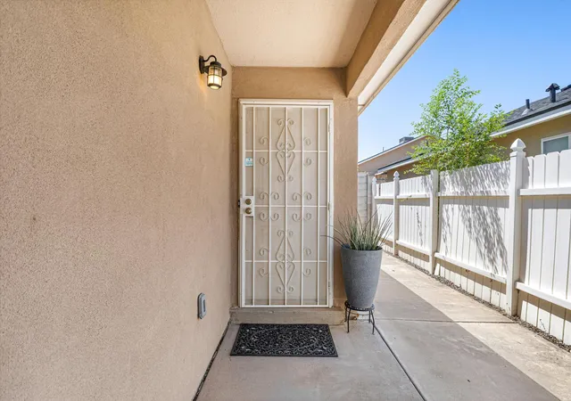Photo 3 of Sale Pending at 5752 Pinon Flats Rd Nw, Albuquerque, NM 87114 | MLS# 1110092 | Listing updated on 2026-09-13