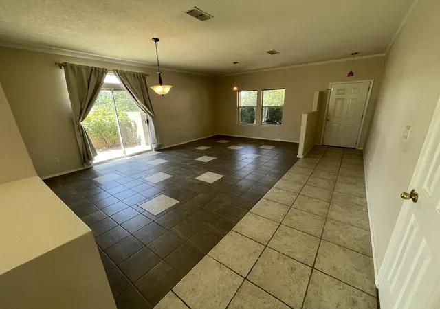 Photo 4 of Single family home for sale at 12400 Tularosa Trl Ne, Albuquerque, NM 87111 | MLS# 1110089 | Listing updated on 2026-09-17