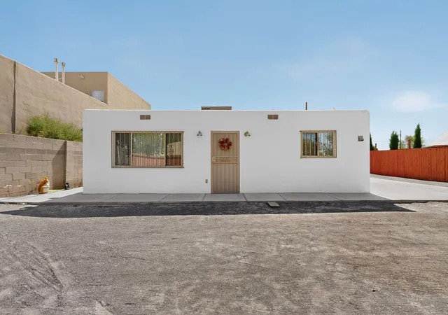 Photo 2 of Sale Pending at 2900 Foraker Pl Nw, Albuquerque, NM 87107 | MLS# 1110105 | Listing updated on 2026-09-10
