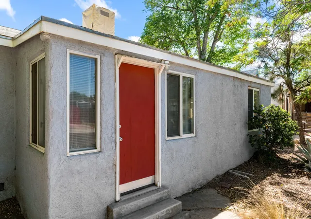 Photo 2 of Single family home for sale at 1004 Santa Fe Ave Sw, Albuquerque, NM 87102 | MLS# 1110138 | Listing updated on 2026-09-25