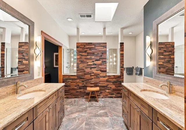 Photo 4 of Single family home for sale at 6420 Anasazi Dr NE, Albuquerque, NM 87111 | MLS# 1110167 | Listing updated on 2026-09-10