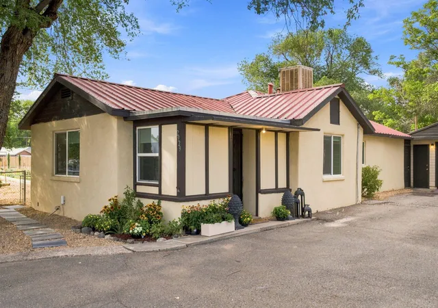 Photo 3 of Single family home for sale at 2929 Floral Rd Nw, Albuquerque, NM 87104 | MLS# 1110143 | Listing updated on 2026-09-03