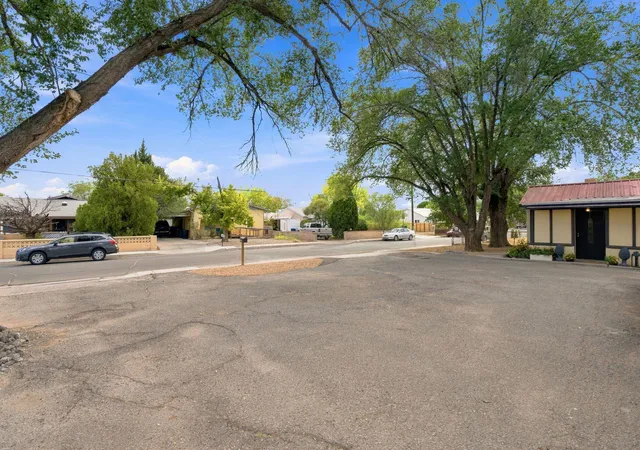 Photo 4 of Single family home for sale at 2929 Floral Rd NW, Albuquerque, NM 87104 | MLS# 1110143 | Listing updated on 2026-09-03