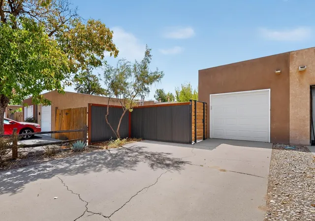 Photo 2 of Sale Pending at 560 Berry Rd Nw, Albuquerque, NM 87107 | MLS# 1110204 | Listing updated on 2026-09-30