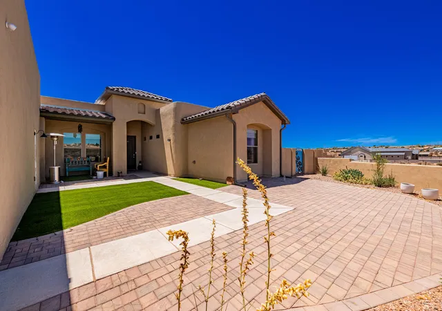 Photo 3 of Single family home for sale at 5900 Lilac Pl Ne, Rio Rancho, NM 87144 | MLS# 1110233 | Listing updated on 2026-09-18