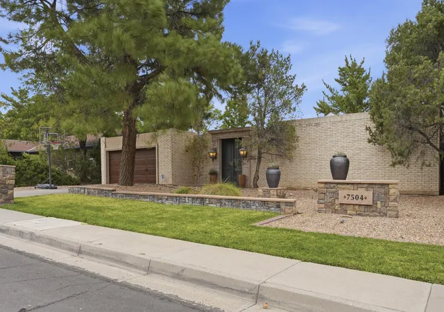 Photo 3 of Single family home for sale at 7504 La Madera Rd Ne, Albuquerque, NM 87109 | MLS# 1110238 | Listing updated on 2026-09-03