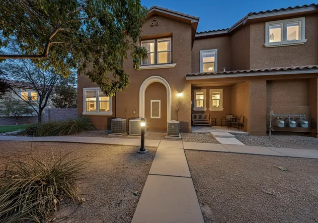 Townhouse for sale at 601 Menaul Blvd NE #1404, Albuquerque, NM 87107 | MLS# 1110251