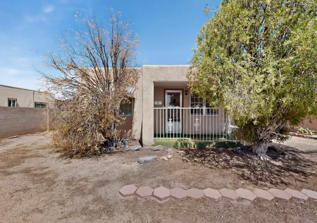 Photo 2 of Sale Pending at 823 Headingly Ave Nw, Albuquerque, NM 87107 | MLS# 1110189 | Listing updated on 2026-09-17