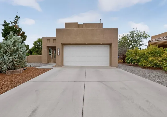 Photo 4 of Single family home for sale at 1101 Via Tomas NE, Albuquerque, NM 87113 | MLS# 1110258 | Listing updated on 2026-09-08