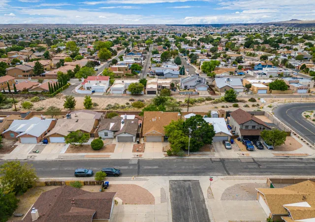 Photo 3 of Single family home for sale at 1519 Stoneway Dr NW, Albuquerque, NM 87120 | MLS# 1110260 | Listing updated on 2026-09-11