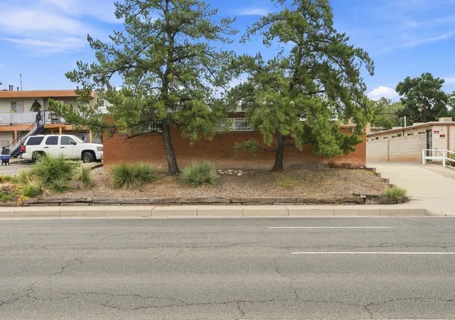Photo 2 of Multi family home for sale at 2612 Eubank Blvd Ne, Albuquerque, NM 87112 | MLS# 1110310 | Listing updated on 2026-09-09