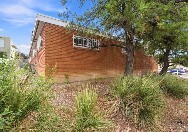 Photo 3 of Multi family home for sale at 2612 Eubank Blvd Ne, Albuquerque, NM 87112 | MLS# 1110310 | Listing updated on 2026-09-09