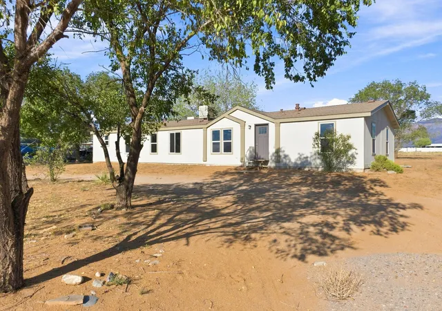 Manufactured home for sale at 4 Mesita Ln, Los Lunas, NM 87031 | MLS# 1110342