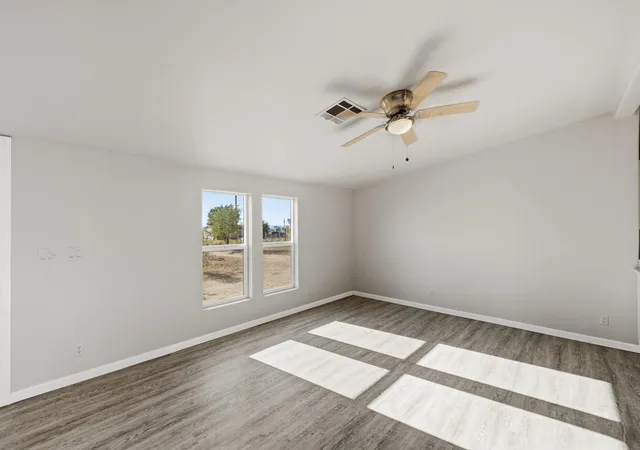 Photo 3 of Manufactured home for sale at 4 Mesita Ln, Los Lunas, NM 87031 | MLS# 1110342 | Listing updated on 2026-09-11