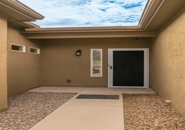 Photo 3 of Single family home for sale at 271 Zuni River Cir Sw, Los Lunas, NM 87031 | MLS# 1110351 | Listing updated on 2026-09-07