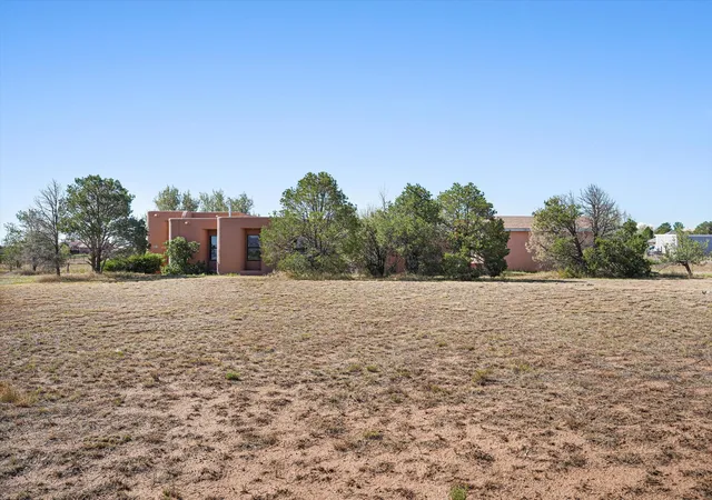 Photo 1 of Sale Pending at 15 Lacy Rd, Edgewood, NM 87015 | MLS# 1110357 | Listing updated on 2026-09-07