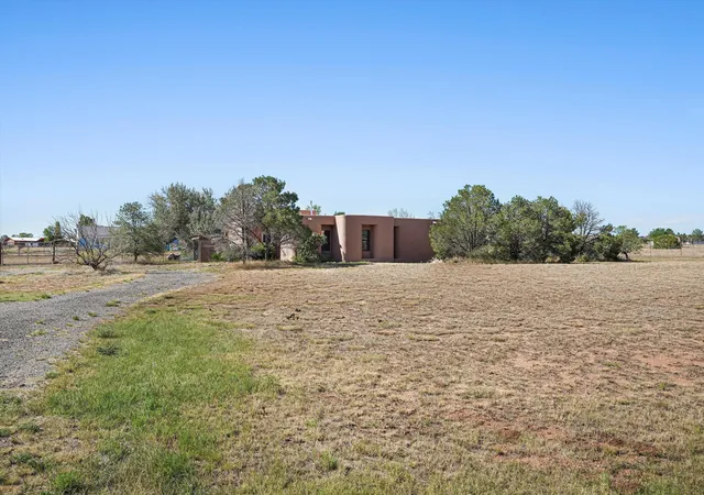 Photo 2 of Sale Pending at 15 Lacy Rd, Edgewood, NM 87015 | MLS# 1110357 | Listing updated on 2026-09-07