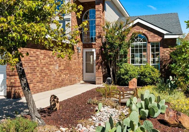 Photo 2 of Single family home for sale at 8509 Ashton Pl Ne, Albuquerque, NM 87122 | MLS# 1110359 | Listing updated on 2026-09-25