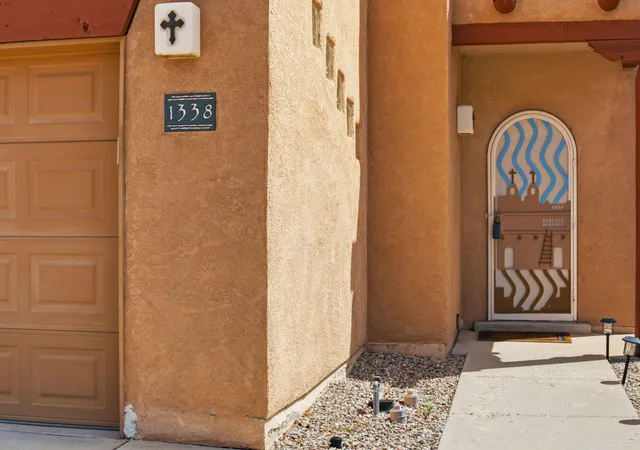 Photo 3 of Sale Pending at 1338 Mountain Vista Dr SE, Rio Rancho, NM 87124 | MLS# 1110361 | Listing updated on 2026-09-08