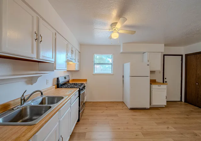 Photo 3 of Single family home for sale at 337 Los Pinos Rd, Bernalillo, NM 87004 | MLS# 1110387 | Listing updated on 2026-09-24