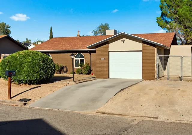 Photo 2 of Sale Pending at 232 17th Street Se, Rio Rancho, NM 87124 | MLS# 1110376 | Listing updated on 2026-09-10