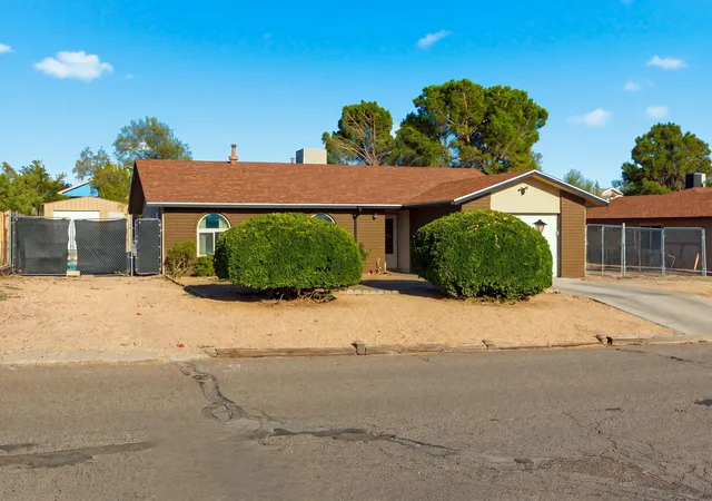 Photo 3 of Sale Pending at 232 17th Street Se, Rio Rancho, NM 87124 | MLS# 1110376 | Listing updated on 2026-09-10